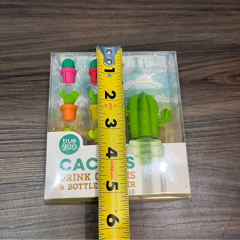 True Zoo Cactus Themed 6 Silicone Drink Charms And Bottle Stopper New Open Box - Picture 14 of 15
